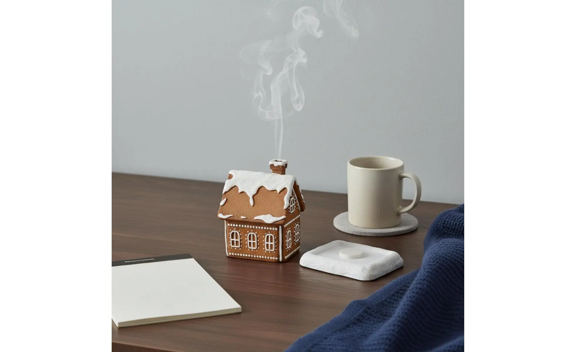 Holiday Cottage Aroma Holder Festive Gift Gingerbread House Aroma Burner Christmas Cabin Censer Detailed Craftsmanship Holiday Cottage Aroma Holder Festive Gift Gingerbread House Aroma Burner Christmas Cabin Censer Detailed Craftsmanship