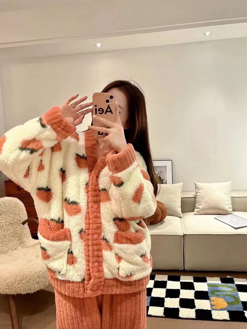 Pyjama épais en flanelle et velours corail fraise, vêtements de maison pour femmes, ensemble de vêtements de nuit à col en v, sa - Image 6