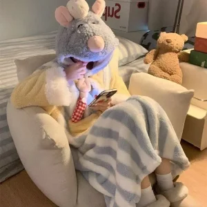 Sweet and Loose cartoon Cute coral Fleece Hooded Pajamas for Women, Winter with Thick Fleece and Warm Home Clothes, Nightgown