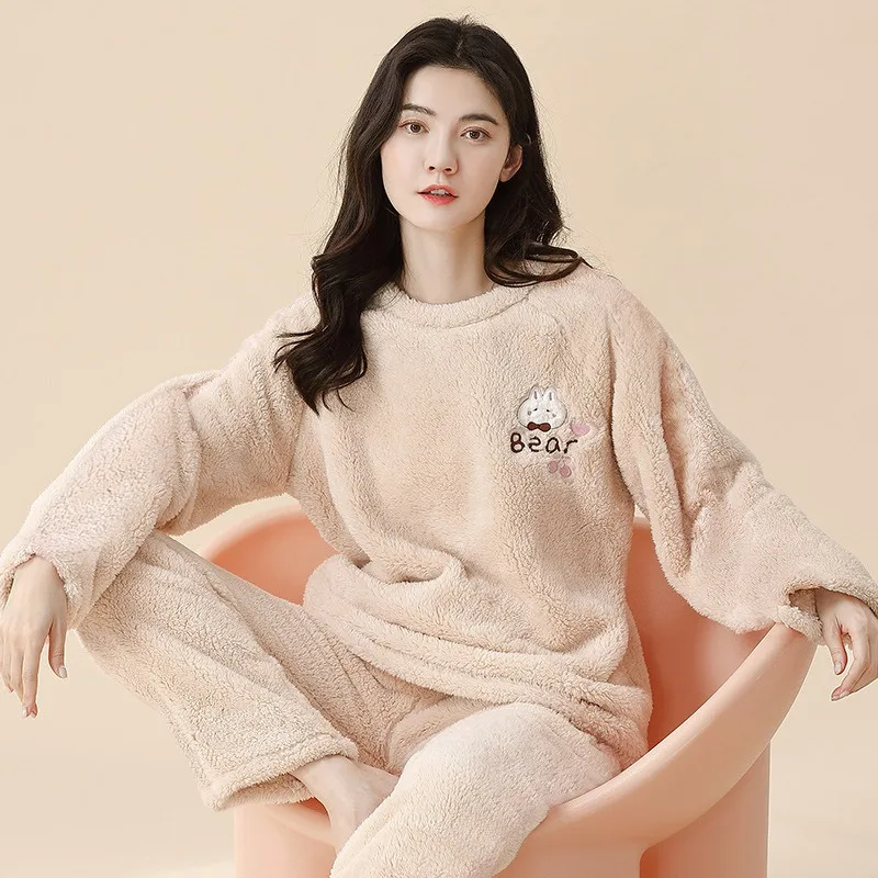 Thickened Warm Sleepwear for Winter Coral Velvet Strawberry Flannel Loungewear Women Pajamas International Students 2PCS/Set - Image 2