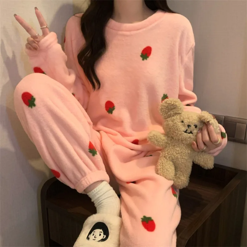 Thickened Warm Sleepwear for Winter Coral Velvet Strawberry Flannel Loungewear Women Pajamas International Students 2PCS/Set - Image 4