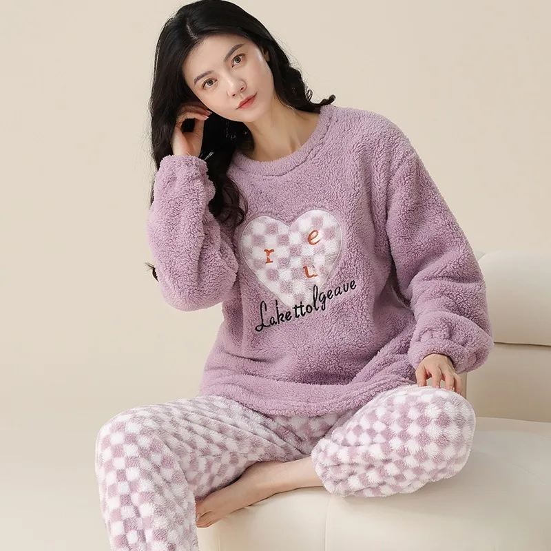 Thickened Warm Sleepwear for Winter Coral Velvet Strawberry Flannel Loungewear Women Pajamas International Students 2PCS/Set - Image 3
